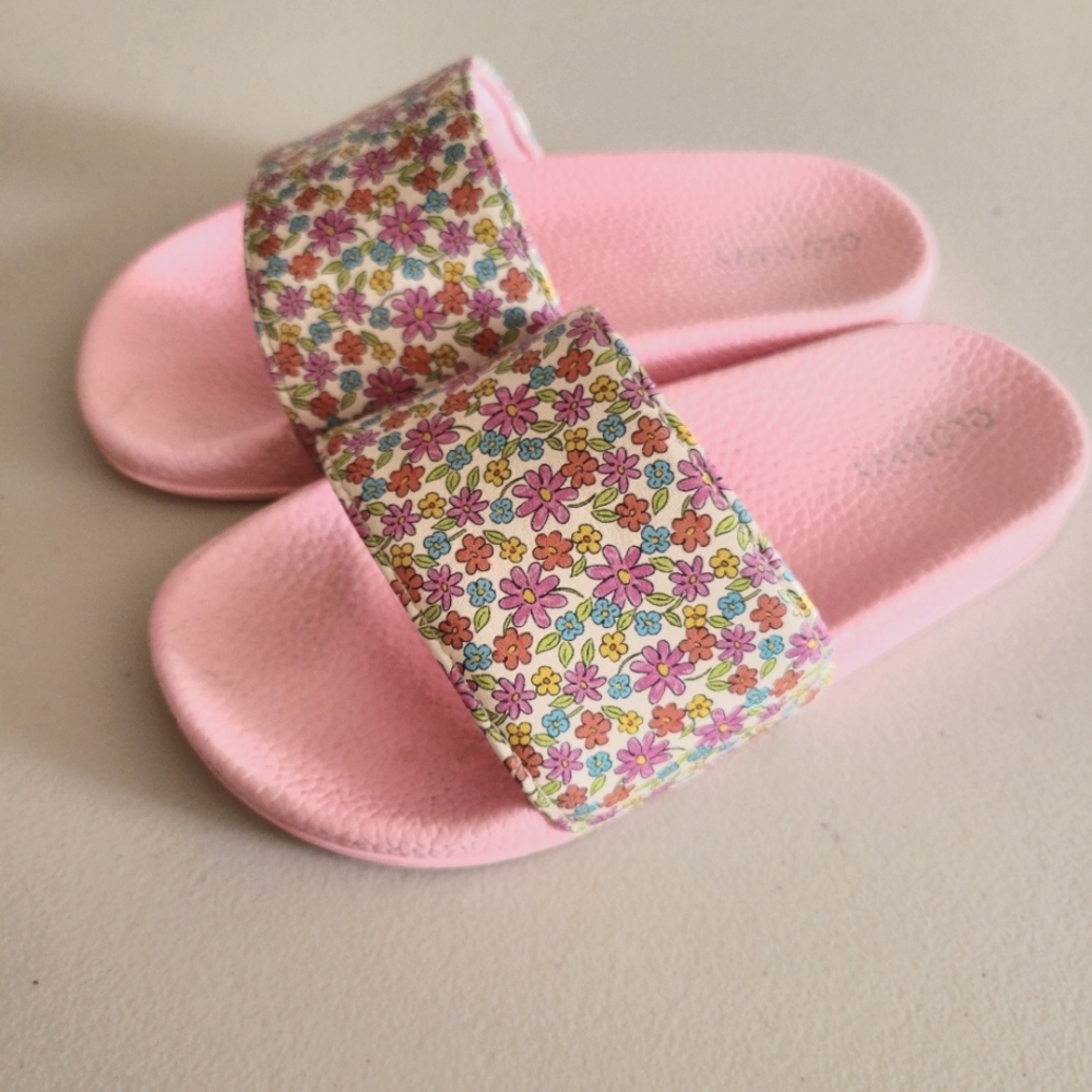 Old Navy Little Girl Pool Slides 12/13
